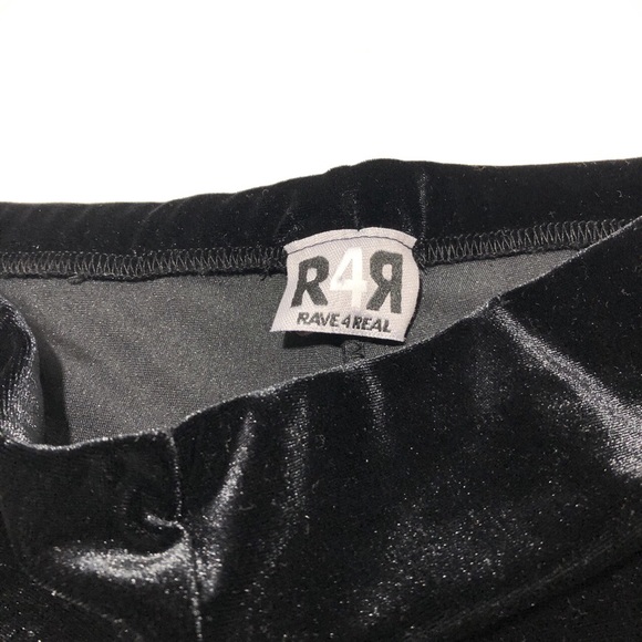 velvet shorts - Picture 2 of 3